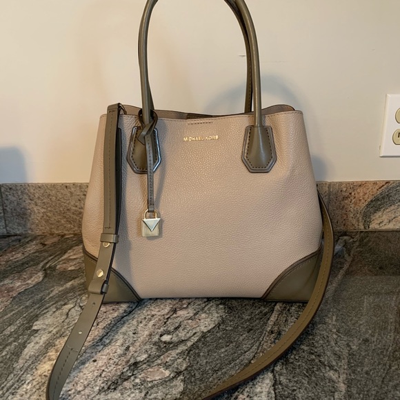 Michael Kors Purse - Picture 2 of 7